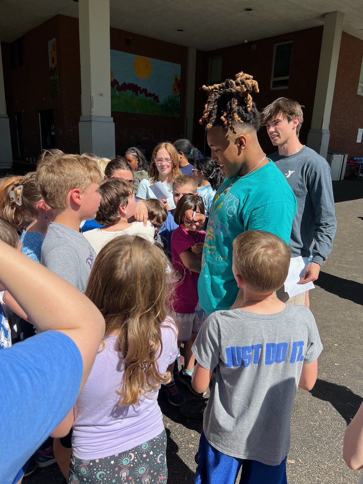 UK great Snell donates 3,500 to Lexington YMCA Winchester Sun Winchester Sun